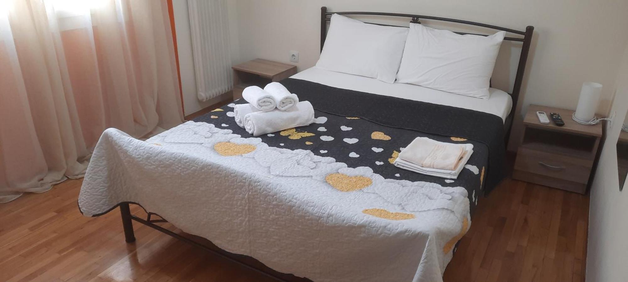 Livia'S Room To Ampelokipi Metro Airport Line Atenas Exterior foto